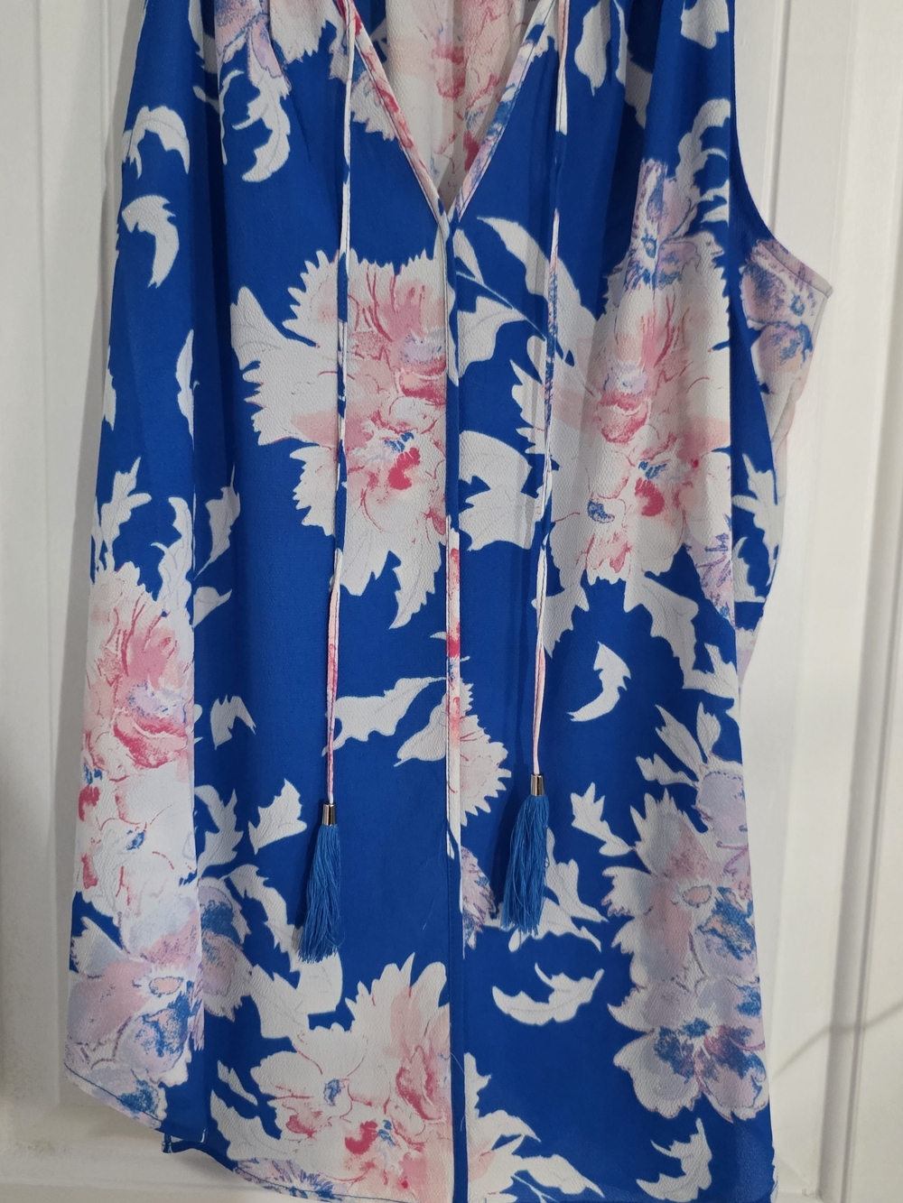 Rose + Olive Medium Blue Pink Floral Sleeveless Tassel Tie Blouse Boho Top - Picture 5 of 11